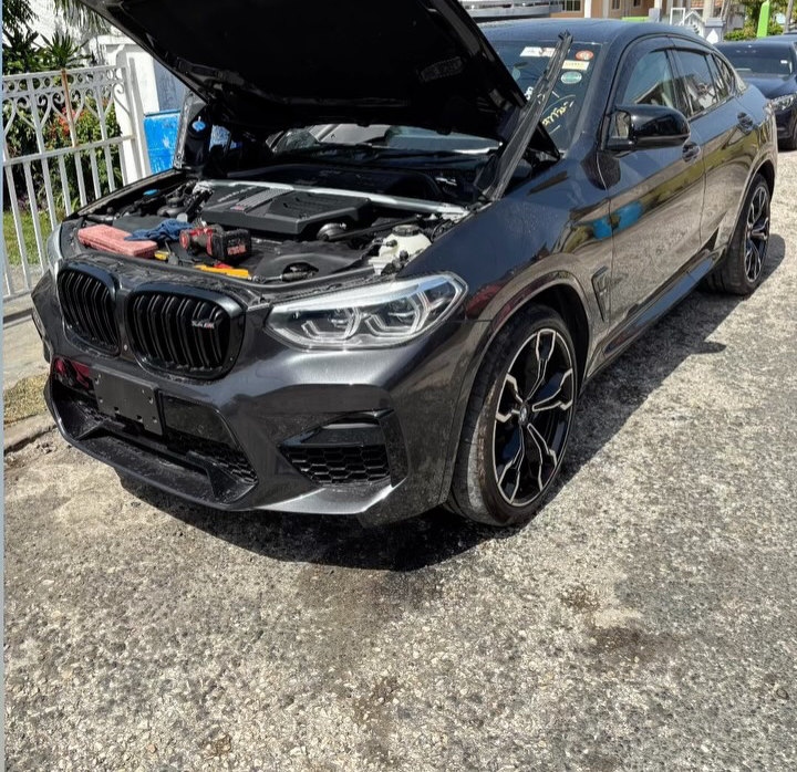 2020 BMW X4 M Competition — Servicing and maintenance